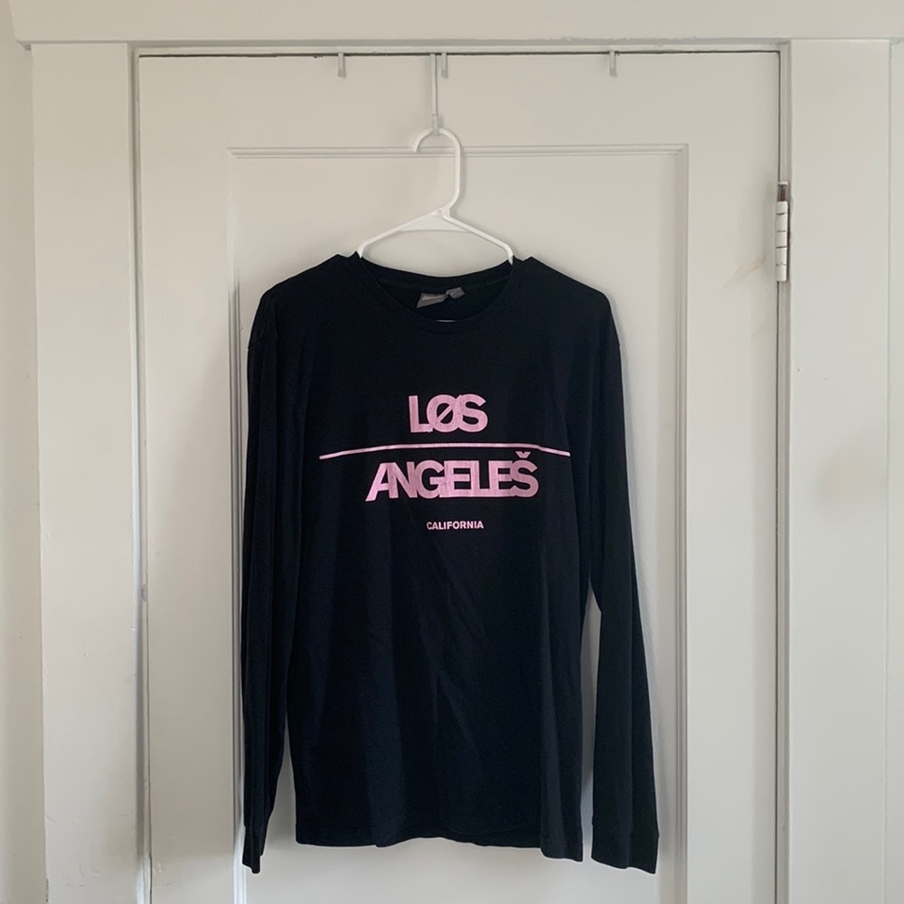 ASOS Black Los Angeles Long Sleeve T-Shirt in Pink Text, Size Medium